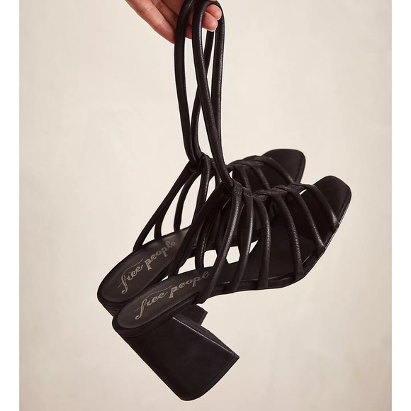 Free People COLETTE CINCHED HEEL BLACK - 37 - Picture 1 of 5